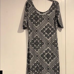Women’s size large printed maxi dress. Worn once.